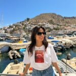Tonia Sotiropoulou Instagram - Χρόνια πολλά με υγεία και φως 💙 #hydra #easter #greece #friends #family