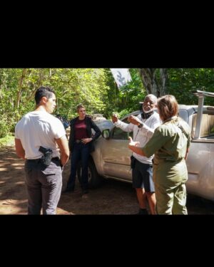 Tori Anderson Instagram - The team is back tonight! 

#NCISHawaii