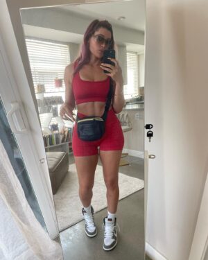 Trace Lysette Instagram - In summer I live in spandex. See you on the picket lines tomorrow bright and early 🪧