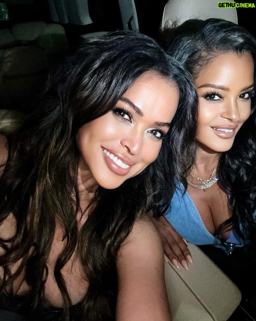 Tracey Edmonds Instagram - Nothing like a #GirlsNightOut with My Girl @claudiajordan! Hanging in Charleston tonight and catching up over dinner at #HallsChopHouse! Any suggestions for brunch spots? Sending everyone LOVE! ❤️