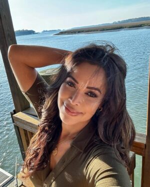 Tracey Edmonds Instagram - Just enjoying some #endothedaybliss out here in 76 degree weather!  Thank you God for another beautiful day and for the WONDERFUL time I just had sharing my journey and speaking about my role as a producer to the @nextgenerationstorytellers class via Zoom!  Thank you to @trentkgarrett and @jacob_w_young for inviting me to share!  We DID IT!! I had a blast! #workingremotely #cleanliving #home ✌🏽❤️