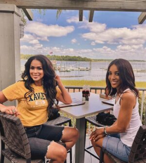 Tracey Edmonds Instagram - LOVE the beautiful energy My Girl @msshaunrobinson always brings when we get to hang!  Sis.. I'm SO happy you came out to visit!  It went by WAY TOO FAST!  I love and cherish you! 😘❤️❤️ Sending everyone Thursday LOVE!  P.S. Shoutout to @xula1925!  Can't wait for Y'all to see #Xavier in all its glory on Season 3 of #collegehillcelebrityedition! #tribe #positivevibesonly💯 #cleanliving #liveyourbestlife