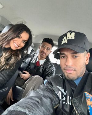 Tracey Edmonds Instagram - Happy Monday Fam!  Hope that everyone had a beautiful weekend!  BE the energy you wish to attract this week!  When you are a beacon of POSITIVE ENERGY, you'll see GREAt things unfold for you!  Let's GO!  Sending you LOVE! 🙏🏽❤️ #mifamilia #mothersdaylove 🥰
