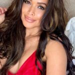 Tracey Edmonds Instagram - HAPPY VALENTINE'S DAY!! ❤️❤️❤️ When you combine Valentine's Day with a pretty hotel room you get a HAPPY SMILE from me! 😍 Woke up feeling BLESSED, OPEN HEARTED, and READY to explore what/who God sees as NEXT for me. 🥰 The door is OPENING as soon as I finish my work out here in NOLA at the end of the month! 😉Sending you LOVE!! ❤️ #fourseasonsnola