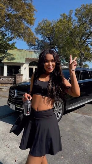 Tracey Edmonds Instagram - Happy Transformational Tuesday Fam ✨ 
Take the steps to take charge of your life. When you take responsibility for your life, you discover how powerful you really are!  No one is responsible for your happiness other than you. Sending you LOVE! ❤️

#transformationtuesday #selfcare #selflove #womeninspiringwomen #inspiration #fabletics #fableticsambassador #liveyourbestlife