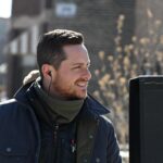 Tracy Spiridakos Instagram - It’s this guy’s directorial debut tonight!!! Tune in for a new episode of #ChicagoPD directed by our very own @jesseleesoffer 🥳🥳🥳