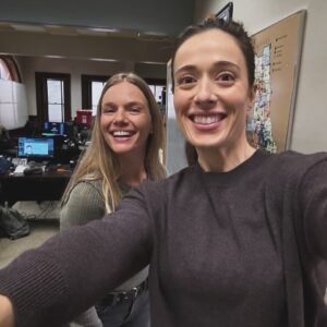 Tracy Spiridakos Instagram - Annnnd we’re back!! 🥳👯‍♀️ #chicagopd #burgess #upton #bupton? #upgess?