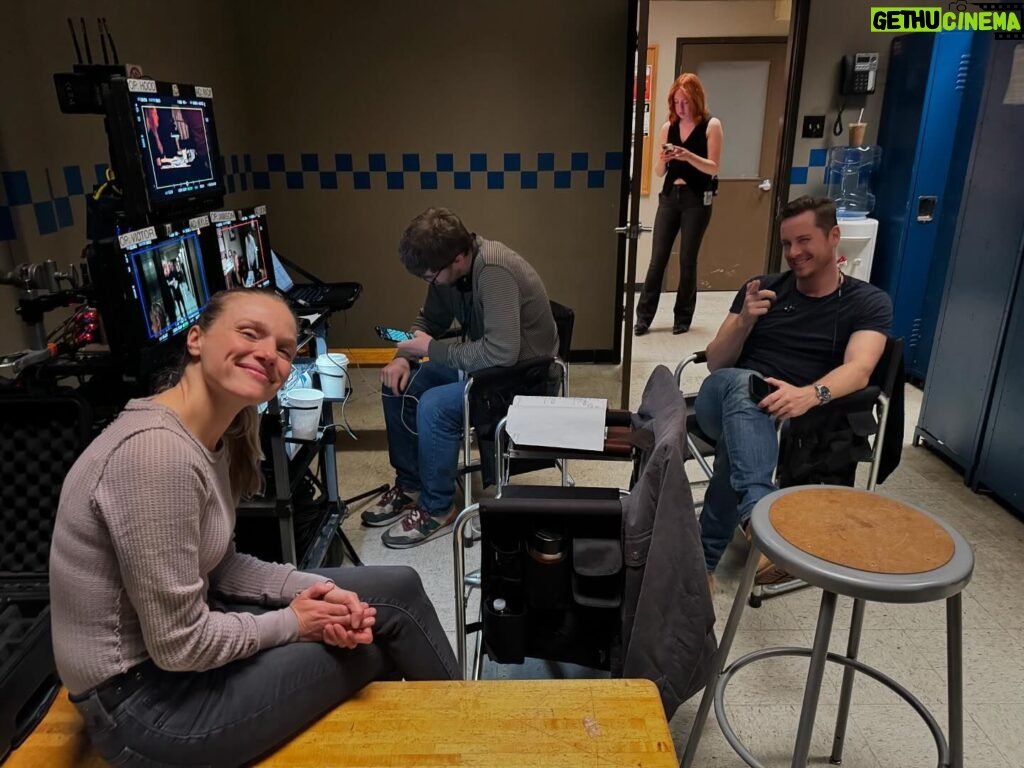 Tracy Spiridakos Instagram - Tonight’s episode was directed by the one and only, our very own @jesseleesoffer 🥳🥳🥳!! And you guys, it’s a realllllllly good one. You don’t want to miss it.