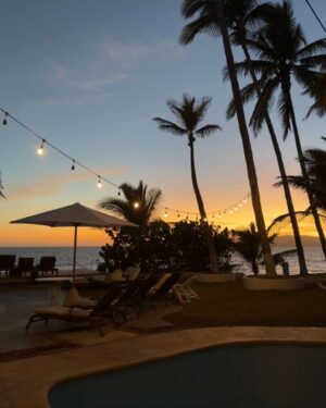 Triana Iglesias Instagram - Finally arrived at our destination (after a day of extra travel with delays). Chasing some sun and a taste of pre-spring summer. I didn’t even realize how much I was craving the warmth of the sun on my skin until I got here.
Barefoot in the sand feels amazing!!!!!