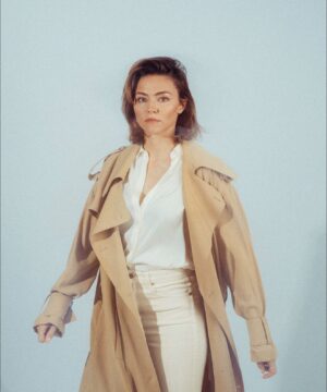 Trieste Kelly Dunn Instagram - 🧥🧥🧥 📸: @selashiloni 
@julie_zielinski_style