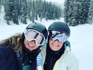 Trieste Kelly Dunn Instagram - Helluva Spring Utah ❤️❄️💥🌨 🤍⛷

Extra grateful to @drdifelice and @thetorontophysio for putting this knee back together. ACL surgery was one year ago today!