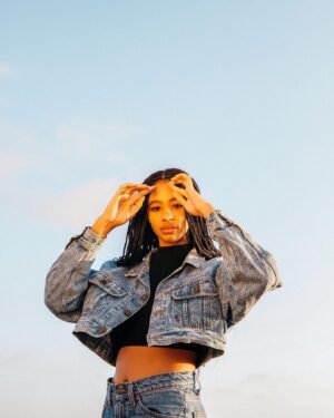 Troy Leigh-Anne Johnson Instagram - Hiiiiiiiiii