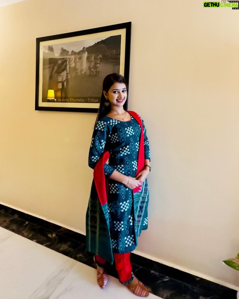 Trupti Mirambika Instagram - ♥️I have a great affection for our ODISHA SAMBALPURI culture and music♥️✨ #instagood #instagram #cultura #love #photogram #creator #happiness #sambalpuri #look #odia #girl