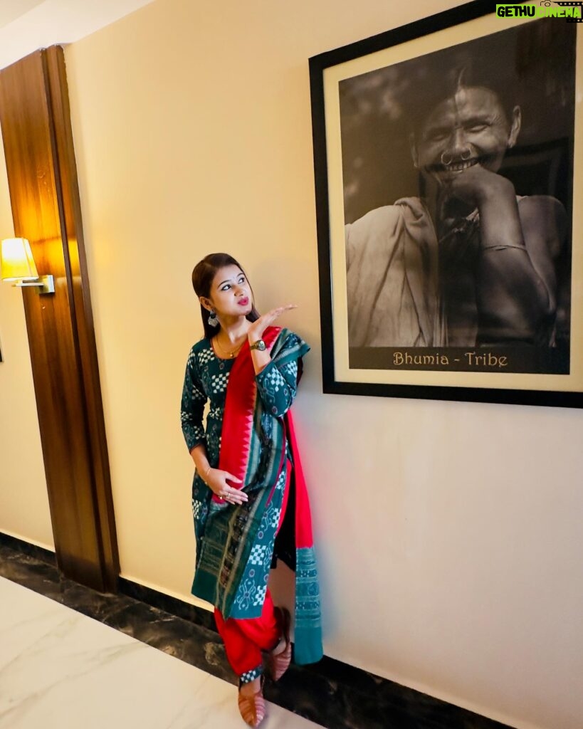 Trupti Mirambika Instagram - ♥️I have a great affection for our ODISHA SAMBALPURI culture and music♥️✨ #instagood #instagram #cultura #love #photogram #creator #happiness #sambalpuri #look #odia #girl