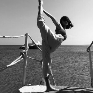 Tuğçe Açıkgöz Instagram - Bu pozu her yere götürmüşüm🐒