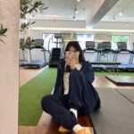 Uhm Hyun-kyung Instagram – 오운완 아니구 😅 헬스장 촬영 중 #용감무쌍용수정