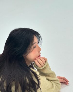 Uhm Hyun-kyung Instagram - 너무 오랜만이죠? 모두들 잘 지내셨나욤😊