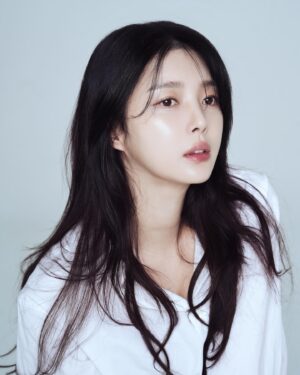 Uhm Hyun-kyung Instagram - 너무 오랜만이죠? 모두들 잘 지내셨나욤😊