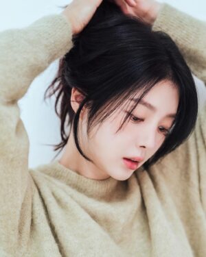 Uhm Hyun-kyung Instagram - 너무 오랜만이죠? 모두들 잘 지내셨나욤😊