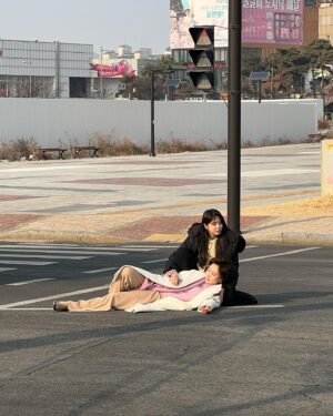 Uhm Hyun-kyung Instagram - 촬영은 끝났지만 사진은 진행형🙆🏻‍♀️ 드라마 마지막회까지 열심히 투척🤟🏻