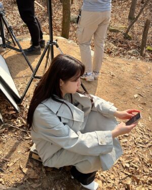 Uhm Hyun-kyung Instagram - 촬영은 끝났지만 사진은 진행형🙆🏻‍♀️ 드라마 마지막회까지 열심히 투척🤟🏻