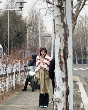 Uhm Hyun-kyung Instagram - 촬영은 끝났지만 사진은 진행형🙆🏻‍♀️ 드라마 마지막회까지 열심히 투척🤟🏻