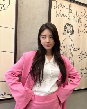 Uhm Hyun-kyung Instagram - 나 핑크 좋아하네🌸