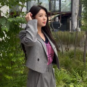 Uhm Hyun-kyung Instagram - 아직도 사진 찍어준다고 하면 세상 어색한 😅 #극i