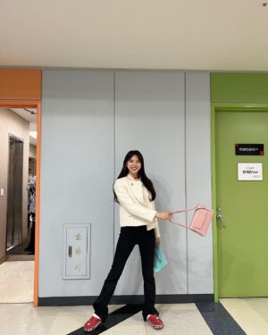 Uhm Hyun-kyung Instagram - 선화룩😇🤟🏻