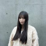 Ui Mihara Instagram - クチコミでサラサラになるしいい匂い評価が高いCLAYGEのシャンプー使ってみた🫶🏻 最近リニューアルしたみたいでボトルが可愛い😖🤍 マットな質感にゴールドがシンプルなのに高級感あるよね✊🏻 フローラル&ムスクの香りがめっちゃ清楚で安心するいい香りだだから、１日の疲れを癒してくれる🫧 クレイ配合でしっかり汚れも落としながら髪もさらツヤにしてくれるから、バスタイムが楽しみになったよ🫶 気になった方はLOFTとかに置いてるので探してみてください！ #PR #CLAYGE #New_CLAYGE #クレージュ #実感型スパ #ヘアケア #シャンプー