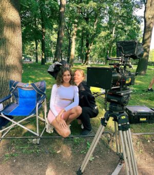 Uliana Donskova Instagram - снялась в истории про «Сашу и Питер» у любимой @valeria_shkirando 🎥 

мчу дальше 🚀
