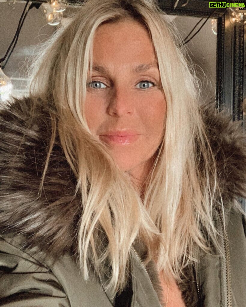 Ulrika Jonsson Instagram - Just a wee appreciation post - much delayed by the advent of Christmas and all that jazz. But huge thanks to the wonderful @charlottebaillieu for my awesome bomber jacket. Which I not only wear but recline in because, quite frankly, it’s better than any hug a (hu)man could give. (Jackets come in different colours, linings, collars). I love these jackets so much I bought one for my BFF for Christmas and she won’t take hers off either. It’s nice to be important but it’s even more important to have a nice bomber jacket.