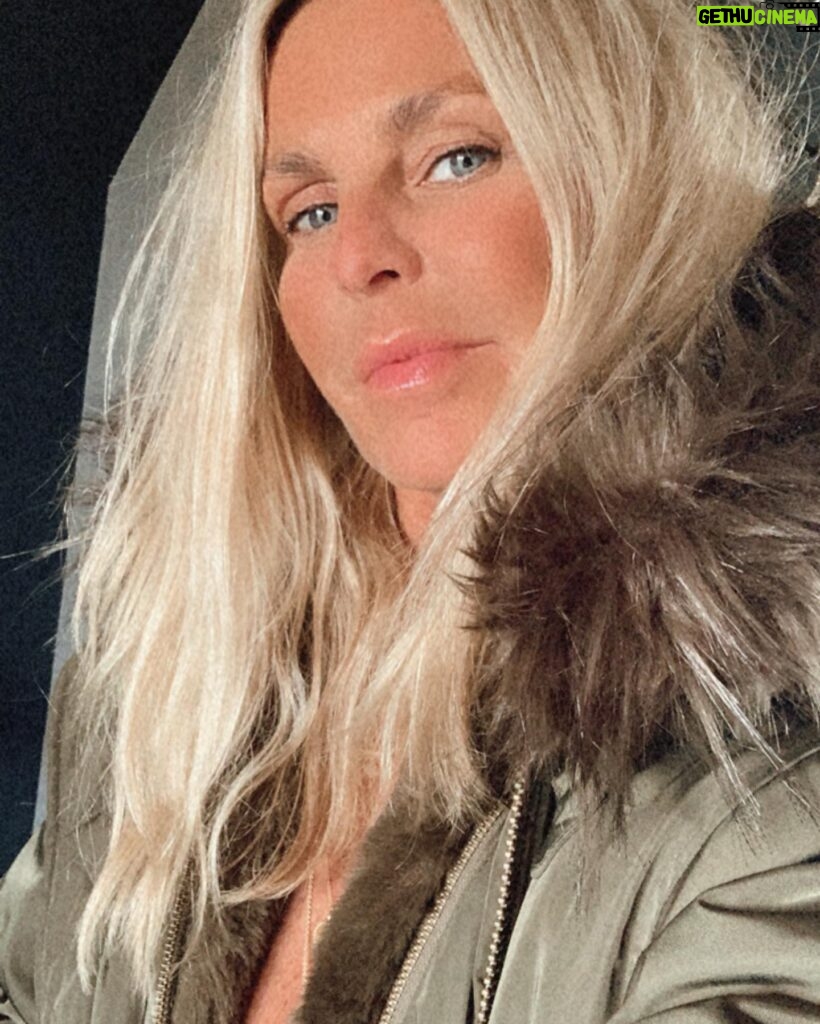 Ulrika Jonsson Instagram - Just a wee appreciation post - much delayed by the advent of Christmas and all that jazz. But huge thanks to the wonderful @charlottebaillieu for my awesome bomber jacket. Which I not only wear but recline in because, quite frankly, it’s better than any hug a (hu)man could give. (Jackets come in different colours, linings, collars). I love these jackets so much I bought one for my BFF for Christmas and she won’t take hers off either. It’s nice to be important but it’s even more important to have a nice bomber jacket.