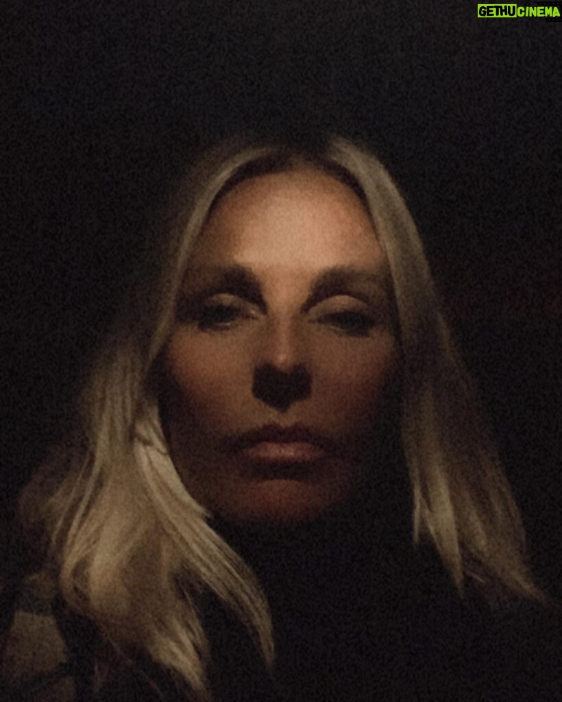 Ulrika Jonsson Instagram - HBD to me!!! Newest member of Club 55. I’m smart. I’m funny - peculiar AND haha. I’m kind. I’m generous. I’m lively and opinionated. I’m stronger than you could ever imagine. I’m also soft af. I’m impatient. I’m filthy. I’m perceptive and know you better than you know yourself. I’m a lover not a fighter. But if you push me, I’ll fight like a lion. I’m a proud feminist. I’m not the person I was in my 20s, 30s or even my 40s. I’m carving out a new life for myself now and I’m excited. I want to love and be loved. But would always rather be on my own than suffer fools. I make good sourdough and good love. And I still hate goat’s cheese. #birthday #55