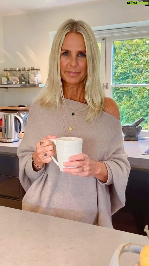 Ulrika Jonsson Instagram - #AD Did you know 50% of women experience bladder leaks during menopause? I had no idea. I’ve teamed up with @alwaysdiscreetukire who have already helped hundreds of thousands of women with their Menopause Education Hub. There’s a link in my bio - take a look for everything from free menopause masterclasses to pelvic floor workouts. For any concerns regarding menopause or bladder leaks, please visit your GP as a first step. #alwaysdiscreet #worldmenopauseday #menopausesupport