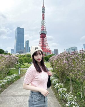 Umeyama Cocona Instagram - 行きたかった芝公園🌱🫧

皆さんは行ったことありますか〜？

#芝公園#東京タワー#私服