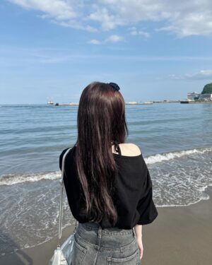 Umeyama Cocona Instagram - 6月だね🍉♡

#海#熱海#静岡#温泉#砂浜#サングラス#私服