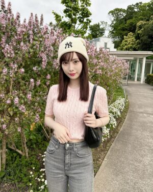 Umeyama Cocona Instagram - 行きたかった芝公園🌱🫧

皆さんは行ったことありますか〜？

#芝公園#東京タワー#私服