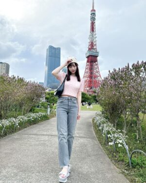Umeyama Cocona Instagram - 行きたかった芝公園🌱🫧

皆さんは行ったことありますか〜？

#芝公園#東京タワー#私服