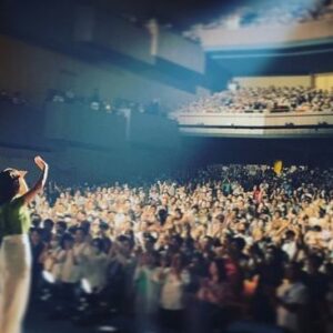 Uru Instagram - 東京公演2日目が終わって、contrastツアー無事完走できました！！

今日の鳴り止まない拍手、メンバーさんも私も嬉しくてとても感激しました

ツアー中沢山の声援をくださったみなさん、お越しいただいたみなさん、
本当にありがとうございました

また必ずお会いしましょうね！

#contrasttour 
#uru