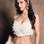 Urvashi Pardeshi Instagram - Take me back to the time we met ✨ Outfit and styled by @_mamtajadhav_ Photographer:- @thaklife Videographer:- @ds_dholakiya_916 Hair & Make-up:- @niyati_kothari . #♥️