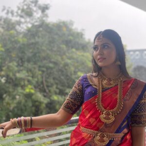 VJ Mounika Instagram - ❤️❤️❤️❤️🦋💫 #instagram #instagood

Beautiful saree and blouse from @lakshanam_designerstudio ❤️ 

Beautiful jewellery from @gold_copy1486 ❤️