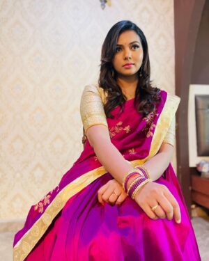 VJ Mounika Instagram - Never dull your shine for somebody else “ 🖖

 📸 : @riyaa.choudhary1 ❤️