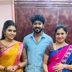 VJ Mounika Instagram - PONI c/o rani serial ❤️ … Yen manasuku rombha pudicha serial,nagitive rolls panitu irrundha na yanalayum positive roll panamudiyum nu prove pana serial.. Swetha va yen roll avalo azhaga irrundhadhadhu adhu na 100% correct ah paniiruke nu nanikire.. Thanks to my directors @sundareshwaran_dir my first call received from u sir  illana kandipa nan indha serial miss paniirupe thank u soo much sir 😇 , sply @s.s.saravanan_thedevilofficial 🙏 .. Song,romance nu avalo azhaga kattiirupangha .. Camara @prithiv_raj_r ungha frames scene ku yethamari lighings vera level ah irrukum… And rombha important ah Serial Dialogues @sukukochappan sir Ultimate sir, andha dialogues le uyir irrukum 🔥 .. My Dubbing voice 🤗 omg perfectly Suits for me-thank you so much dear @akshayapraba 🥰And my new director sir #rajan sir beautiful making …. My co stars ❤️🤗🤗🤗 beautiful souls 💫 and my Technicians 😍❤️ Spl thanks to my @radikaasarathkumar 😍 , Chance kudutha @kalaignartvofficial thank u sooo soooo much 🤗❤️ … Indha serial ku support pana fan pages and Audience pazha kodi NANDRI 🙏🙏🙏🙏