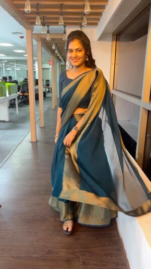 VJ Ezhilarasi Instagram - Traditional costume > over any attire🥰 
.
.
P.s: niraya Peru Kannu vechitaanga pola Adaan andah last fall🥲🤣🧿