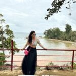 VJ Ezhilarasi Instagram - Blur pictures sometimes hold very good memories and this is one among them🫶🏻 #throwback trip to one of my most fav and beautiful place #andaman 😍 , Adhuvum last min plan are , best as always✨