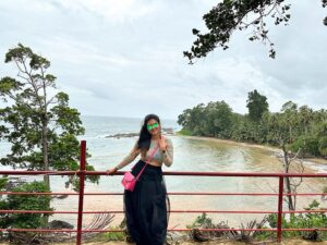 VJ Ezhilarasi Instagram - Blur pictures sometimes hold very good memories and this is one among them🫶🏻 #throwback trip to one of my most fav and beautiful place #andaman 😍 , Adhuvum last min plan are , best as always✨