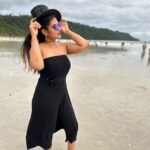 VJ Ezhilarasi Instagram - Me & the ocean - Love at first sight♥️✨