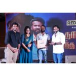 VJ Ezhilarasi Instagram - Thaana serndha kootam with #attakathidinesh .. #vetrimaaran sir lots of respect to this man, was very happy interviewing them♥️✨ . . . . #ezhilarasisaravanan #happy #fansmeet #fika #vj #event #host #visaaranai #vjezhilarasi #ezhilarasishylu