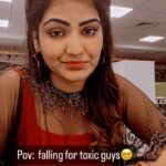 VJ Ezhilarasi Instagram - Does toxic guys carry magnet with them..!? 👀 cuz most of the girls are attracted to them bruh😵‍💫🙃